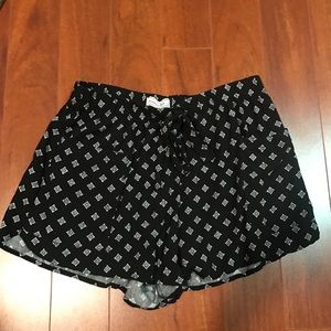 ABERCROMBIE AND FITCH PRINT SHORT